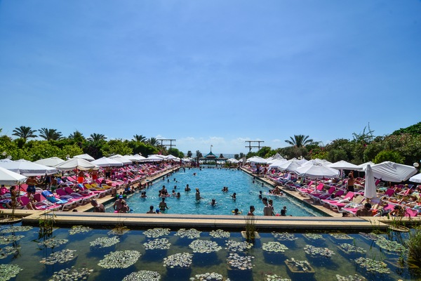 Sunday At Edde Sands